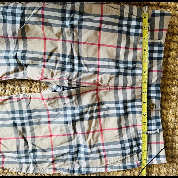 Burberry summer shorts. - Picture 7 of 7
